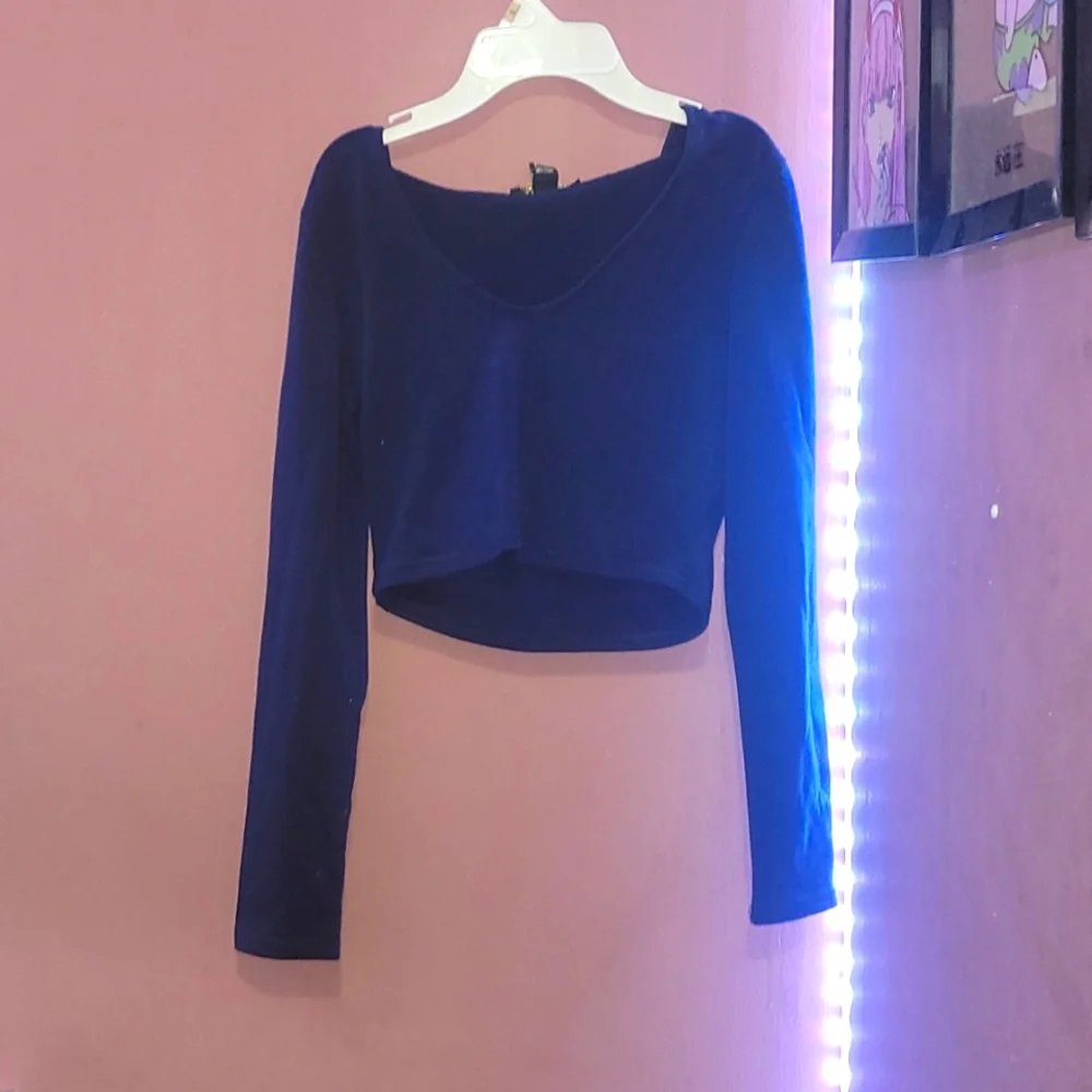 Crop top - Picture 1 of 2